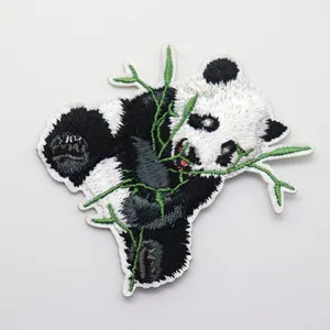 Fabrika fiyat sevimli Panda özel nakışlı yamalar tasarım dokuma hayvan mektubu Logo