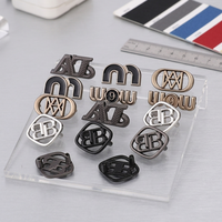 Étiquettes de vêtements écologiques en métal plaqué, design personnalisé, logo en relief 3D, découpe au laser, forme ronde/carrée/rectangulaire, nom de marque