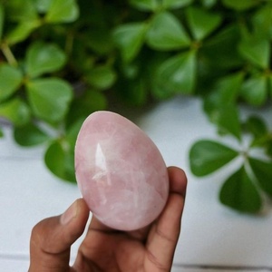 Huevo de Cristal de Cuarzo Rosa Hecho a Mano, Piedra Curativa de Cristal, Amor, Compasión, Sanación Emocional, Decoración para el Hogar y la Oficina, Tendencia de Moda - Product Image 3
