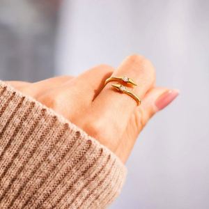 Anillo Personalizado de Doble Flecha con Circonitas para Mujer, Estilo Europeo y Americano, Talla Ajustable, Joyería para Chicas - Product Image 4