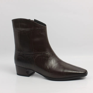Bottines à <span class=keywords><strong>talon</strong></span> épais en cuir véritable <span class=keywords><strong>noir</strong></span> mat avec panneau élastique, nouvelle collection automne-hiver 2026, fabrication sur mesure - Product Image 1
