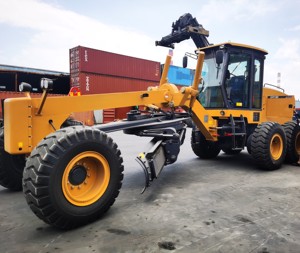 Новый дорожно-строительный грейдер GR180 мощностью 180 л.с. с передним отвалом и рыхлителями для общего назначения - Product Image 5