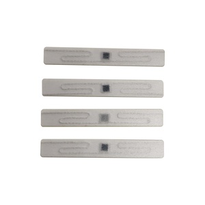 แท็ก RFID UHF860-960MHz ขนาด 70*10 มม. สำหรับการจัดการอุตสาหกรรมซักรีด ป้าย RFID สำหรับการเช่าเสื้อผ้า - Product Image 1