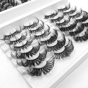 Akara wispy natural 3d 100% mink eyelashes vendor wholesale custom lashbox packaging acrylic clear lash cases