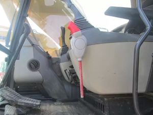 รถขุดไฮดรอลิกตีนตะขาบ Komatsu PC210-8 มือสองคุณภาพสูง น้ำหนัก 21 ตัน เครื่องจักรก่อสร้าง - Product Image 3