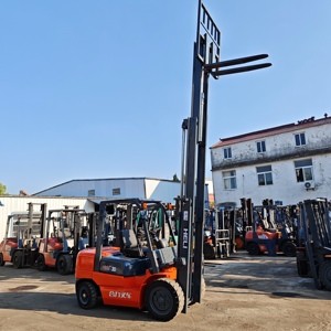 Used Heli 3 Ton Forklift Truck 2024 Model Used Heli Diesel Forklift 3 Ton with Triplex Stage Mast for <b>Material</b> <b>Handling</b> - Product Image 5