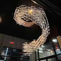 Lustre en verre de luxe personnalisé en forme de poisson, suspension artistique moderne pour villa, escalier, hall d'hôtel, restaurant, décoration de plafond haut