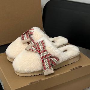 Pantuflas de Diseñador Unisex de Alta Calidad y Lujo, Tipo Uggs, Térmicas, Ligeras, Cómodas, Antideslizantes y Transpirables para el Hogar, Invierno y Otoño - Product Image 5