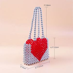 Bolso de Mano de Lujo para Mujer, Hecho a Mano, Ecológico, Abierto, de Resina Acrílica con Cuentas Blancas en Forma de Corazón - Product Image 6