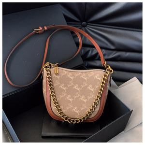 Sac seau tendance pour femme 2025 – Nouveau style élégant et polyvalent, sac à bandoulière décontracté pour femme - Product Image 1