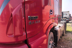 รถบรรทุกหัวลากมือสอง Dongfeng KX 6x4 ราคาถูก สำหรับแอฟริกาและตะวันออกกลาง - Product Image 2