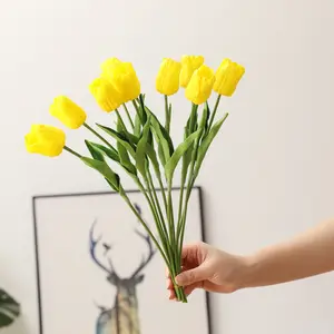 निर्माता मिनी ट्यूलिप वेडिंग क्रॉस बॉर्डर ई-कॉमर्स सिम्युलेटेड पीयू मिनी ट्यूलिप होम डेकोर कृत्रिम फूल बंडल ट्यूलिप बेचते हैं