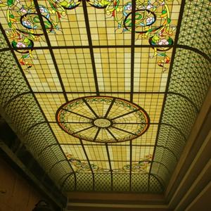Vidrio Tiffany Curvo y Plano Personalizado para Iluminación y Decoración de Techos en Centros Comerciales, Salones y Hogares, desde China - Product Image 3