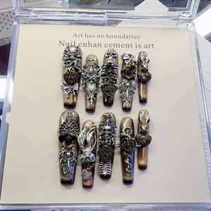 Ongles portables de luxe faits main, en résine œil de chat à dégradé avancé, forme amande longue, noir foncé, style européen et américain - Product Image 1