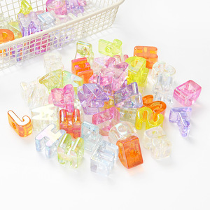 Perles de lettres en acrylique transparentes couleur AB, perles alphabet 3D irisées pour bijoux faits main, accessoires de loisirs créatifs personnalisés - Product Image 3