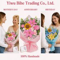 BH Cross-Border China Valentinstag Hochwertige Künstliche Blumen Handgebundener Handgefertigter Rosen-Lilien-Tulpen-Strickgarn-Blumenstrauß
