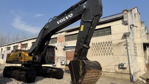 รถขุดตีนตะขาบ Volvo EC480 มือสอง 48 ตัน พร้อมเครื่องยนต์ เกียร์บ็อกซ์ และปั๊มเกียร์ Komatsu ของแท้ รับประกัน 1 ปี รุ่นปี 2024 - Product Image 2