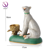 Statue de léopard en porcelaine, sculpture de guépard à pois et porte-bougie pour la décoration de la maison, élément décoratif élégant pour le salon