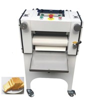 Mini machine de moulage de pâte à rouler la pâte à griller Machine de boulangerie de feuille de pressage de pâte pour la machine de fabrication de pain grillé de baguette