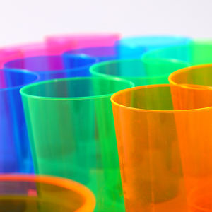 Verres à shot jetables en néon dur de 10 onces, essentiels pour les fêtes, pour le camping écologique et les boissons au bar, fabriqués en matériau PP - Product Image 6