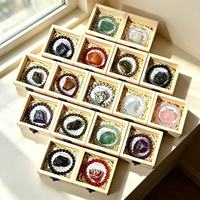 Coffret en bois avec kit de cristaux naturels bruts et bracelet assorti, ensemble de cristaux de guérison des chakras, coffret cadeau pour la méditation