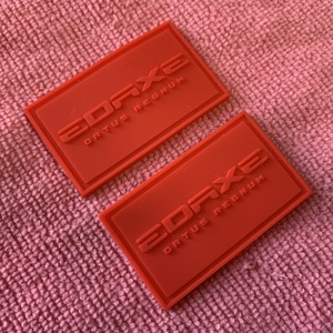 Neon màu xanh lá cây màu đồ bơi <span class=keywords><strong>PVC</strong></span> nhãn cao su, handmade 3D lồi Logo Silicone cao su thẻ cho bikini - Product Image 6