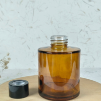 Bouteille de diffuseur de roseau en verre ambré de produit ménager de désodorisant de haute qualité 150ML avec bouteille en verre d'arôme de bouchon noir en aluminium