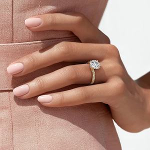 แหวนเพชรเพาะเลี้ยงทรงกลม Luxeora IGI Certified 1 กะรัต สี D ความสะอาด VS พร้อมเพชรประดับด้านข้างแบบฝังเพชร แหวนเพชรทอง 14K 18K - Product Image 6