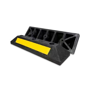 Butée de stationnement en caoutchouc Angcheng noir-jaune 001 pour alignement de roues et barrière de garage - Product Image 1