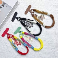 En gros, Dragonne de téléphone tressée à la main de 15 cm en paracorde coloré, avec clip en T et breloque poney de dessin animé, porte-clés et cordon de sécurité, en vrac