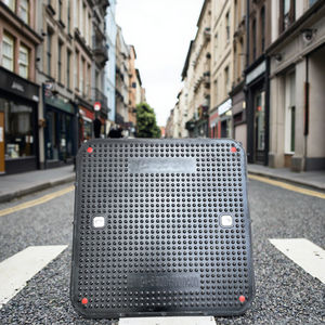 공장 도매 광장 맨홀 커버 가격 금형 900x900 C/D 헤비 듀티 SMC 스퀘어 가스 맨홀 커버 판매 프레임 - Product Image 5