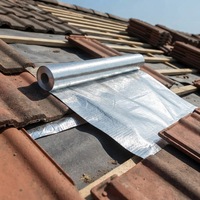 Feuille d'isolation en aluminium FSK renforcée avec un revêtement en fibre de verre tridirectionnelle pour barrière à la vapeur de laine de verre