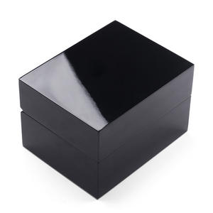 Caja de Reloj de Madera de Lujo con Logotipo Personalizado, Acabado en Laca Negra Elegante, Caja de Reloj de Madera de Alta Gama para Joyería - Product Image 3