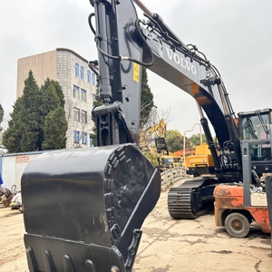 Excavadora Volvo EC380DL de Segunda Mano Original, 38 Toneladas, Motor de 160KW, Caja de Cambios, Bomba, Entrega Rápida Disponible Ahora - Product Image 5