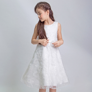 D30145 Abito da Damigella con Ricamo Integrale in Tulle e Decorazioni Floreali in Vita per Matrimoni - Product Image 1