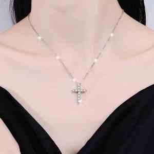 Joyería Fina Nuevo Diseño Elegante de Alta Calidad con Moissanita de Diamante Completo VVS1 Colgante de Cruz en Plata de Ley S925 - Product Image 5