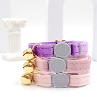 Produits Innovants 2025 pour Petites Entreprises : Collier Doux en Velours pour Chats et Chiens, Collier Premium pour Chats avec Clochette Amovible