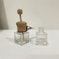 Vente en gros 8ml sortie d'air automatique pince givrée parfum vide voiture désodorisant conteneur bouteille voiture évent diffuseur d'huile bouteille