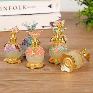 Venta al por Mayor <span class=keywords><strong>de</strong></span> 100 Piezas <span class=keywords><strong>de</strong></span> Botellas <span class=keywords><strong>de</strong></span> Perfume <span class=keywords><strong>de</strong></span> Vidrio <span class=keywords><strong>de</strong></span> 25 ml con Diseño <span class=keywords><strong>de</strong></span> Mariposa, Estilo Árabe <span class=keywords><strong>de</strong></span> Dubái, Zhejiang, para Cosméticos, Aceites Esenciales, con Pulverizador <span class=keywords><strong>de</strong></span> Rosca <span class=keywords><strong>de</strong></span> Lujo - Product Image 1