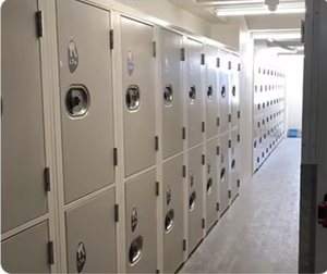 Unité de stockage autonome préfabriquée à faible coût en acier antirouille, isolée, avec casier d'accès doté d'une serrure électronique et d'une serrure à clé - Product Image 3