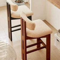 Chaise haute moderne en bois d'hévéa style crème minimaliste avec dossier pour la famille, le bar, le restaurant, le salon, l'hôtel