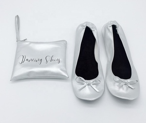 Ballerine Pieghevoli in Argento all'Ingrosso con Custodia Personalizzata - Product Image 1