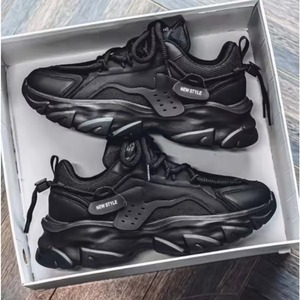 Zapatillas Deportivas Blancas Ligeras y Transpirables para Hombre, con Suela Gruesa, Diseño Deportivo Versátil, Tendencia de Moda para Invierno, Primavera y Otoño - Product Image 1