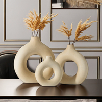 Vase en céramique moderne et élégant, design Art Déco créatif, décoration de table pour la maison, utilisation intérieure, résistant à la lumière du soleil, décoration de la maison