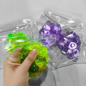 ของเล่นบีบรูปผลไม้ องุ่น ของเล่นบีบคลายเครียด ของเล่นมือ ของเล่นลดความวิตกกังวล ของเล่นผลไม้ยืดหยุ่น ของเล่นสโลว์ไรซิ่ง ของเล่นเสริมสร้างประสาทสัมผัส - Product Image 3