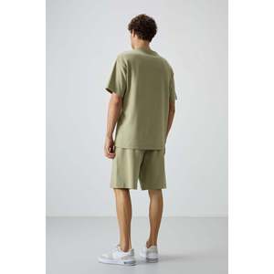 Conjunto de Pantalones Cortos para Hombre, Color Verde Claro, Algodón, Corte Holgado, Modelo 85249, Textura Básica, Cómodo y Casual - Product Image 1