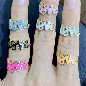 Anillo de Latón con Baño de Oro de 18k, Modelo RA1129, con Esmalte Clásico Multicolor y Escritura <span class=keywords><strong>Cursiva</strong></span> de la Palabra 'Love', para Damas, Regalo para el Día de San Valentín - Product Image 3