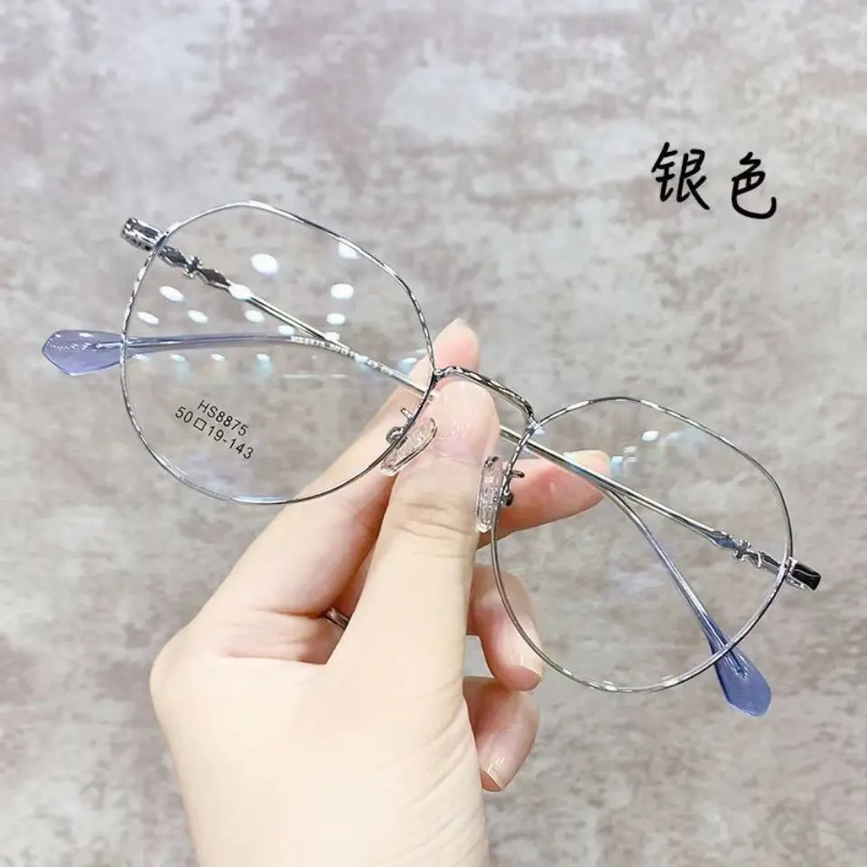 Phiên bản mới của Hàn Quốc có thể được trang bị khung ống kính cận thị ống kính phẳng không đều của phụ nữ