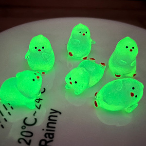 Bestseller : Breloques décoratives lumineuses en résine 3D en forme de poulet dodu, accessoires en colle crème tridimensionnelle, personnalisables - Product Image 2