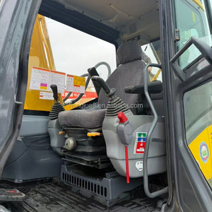 Excavatrice <span class=keywords><strong>Komatsu</strong></span> PC130 d'occasion, 13 tonnes, moteur 69 kW, haute qualité avec pince hydraulique pour la manutention des matériaux, en stock, prix bas - Product Image 4